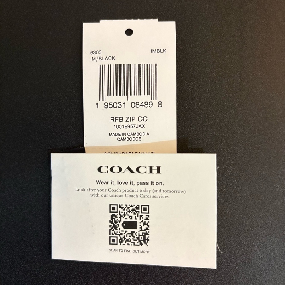 Coach Zip Card Case IM/6303 Black with Gold Chain NWT - Picture 6 of 8